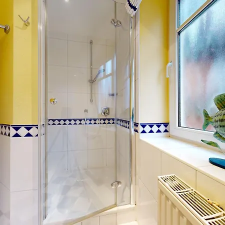 Apartmán Direkt Am Mit Suedbalkon, Freia 13, Binz