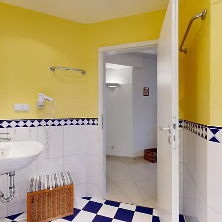 Direkt Am Mit Suedbalkon, Freia 13, * Binz